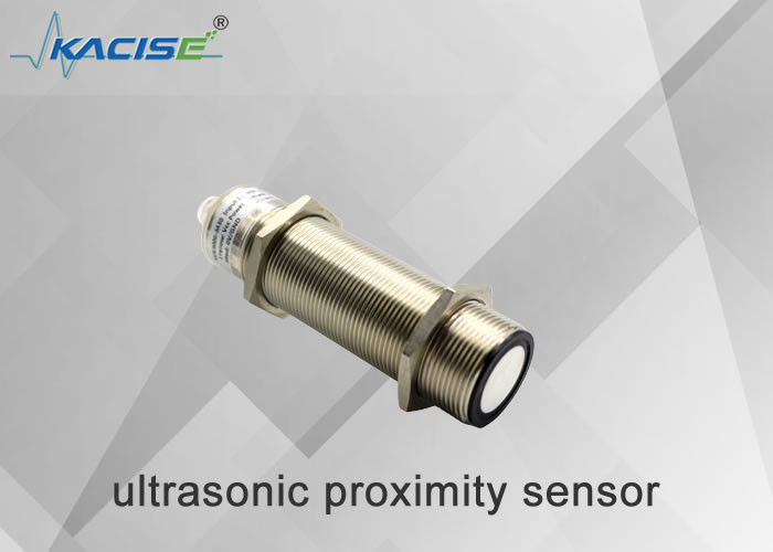 Ultrasone afstandssensor van het type M30 met IP65-bescherming en hoge nauwkeurigheid ≤ 1% voor nauwkeurige niveaumeting