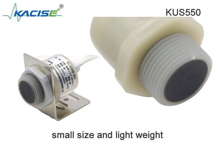 Ultrasone niveausensor van de KUS550-serie met laag stroomverbruik IP68-bescherming en PVDF-schelmateriaal