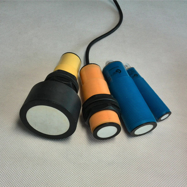 RS485 4-20mA ultrasone sensor met een bereik van 10 meter voor afstands- en niveaumeting