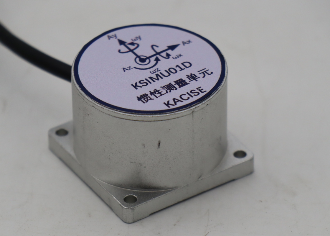 MEMS Drieassige gyroscopen voor UAV's met een gewicht van minder dan 100 g met RS422 elektrische interface