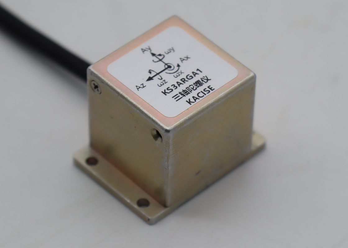 Drieassige universele elektronische gyroscoop sensor met ≤ 0,05% FR Niet-lineariteit snelle start ≤ 20 ms en breed temperatuurbereik -45 ̊+80 °C
