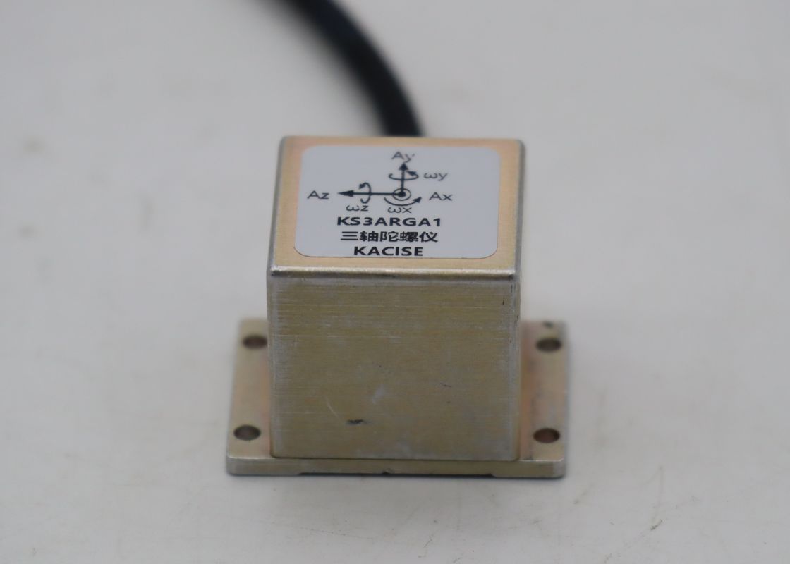 Drieassige universele elektronische gyroscoop sensor met ≤ 0,05% FR Niet-lineariteit snelle start ≤ 20 ms en breed temperatuurbereik -45 ̊+80 °C
