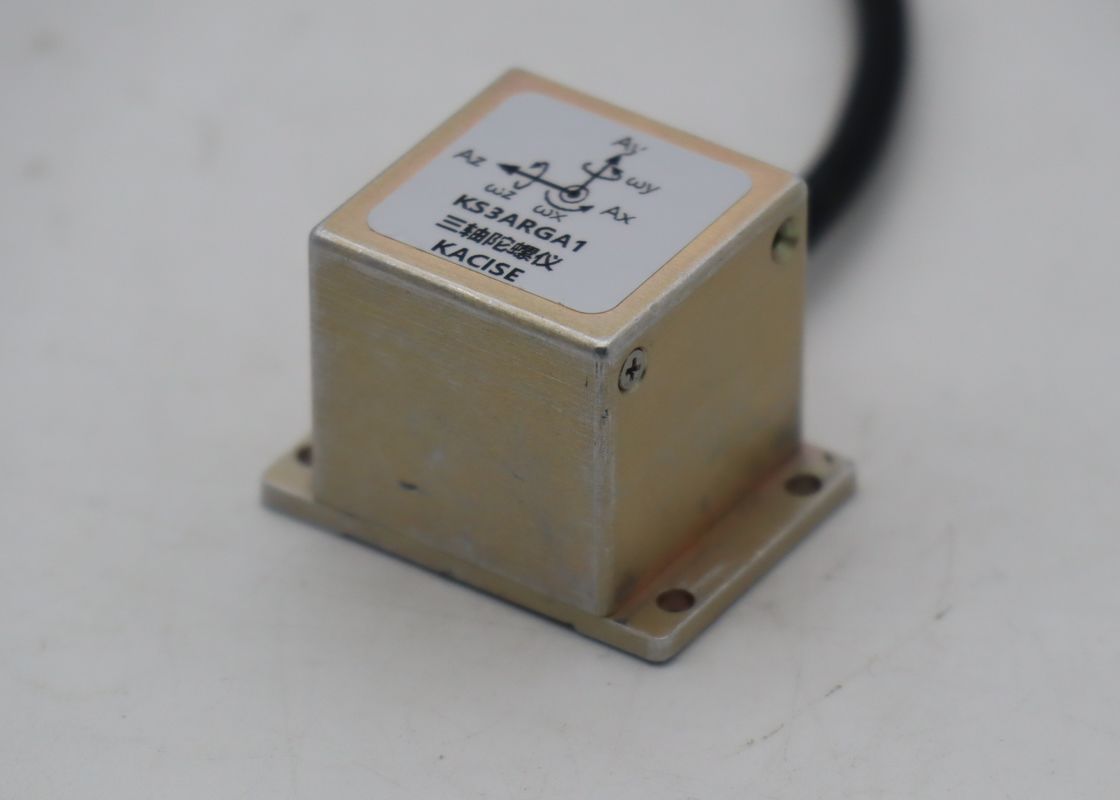 Drieassige universele elektronische gyroscoop sensor met ≤ 0,05% FR Niet-lineariteit snelle start ≤ 20 ms en breed temperatuurbereik -45 ̊+80 °C