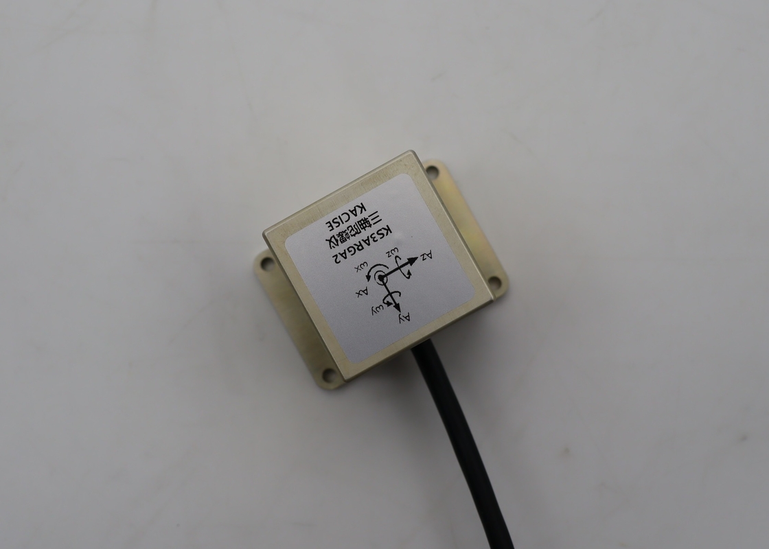 MEMS gyroscoop sensor met ≤12 (゚/H) Bias Stabiliteit en <0,02 (゚°/S/G) G-waarde gevoeligheid
