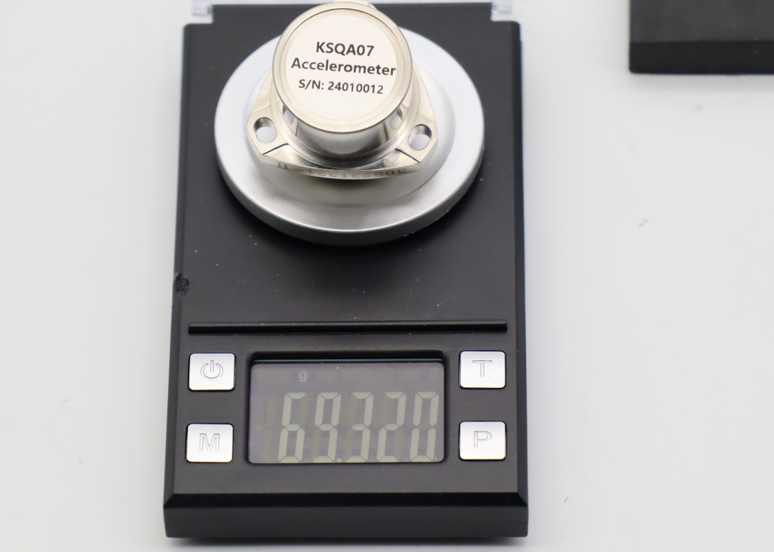 Schaalfactor 1,2 ~ 1,6 mA/G Schokbestendig versnellingsmeter sensor voor precisie toepassingen
