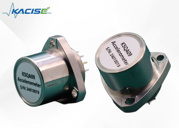 Accelerometer met precisie voor -45 °C tot +80 °C, Vibratiemonitoring bij werktemperatuur, Gewicht ≤ 80 g
