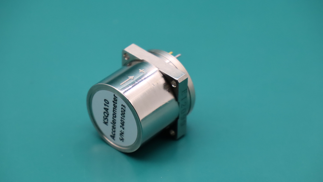 Hoogduurzame versnellingsmetersensor voor de automobiel- en luchtvaartindustrie Ø25.4×30 mm,stroomspanning ±12~±18 V gelijkstroom