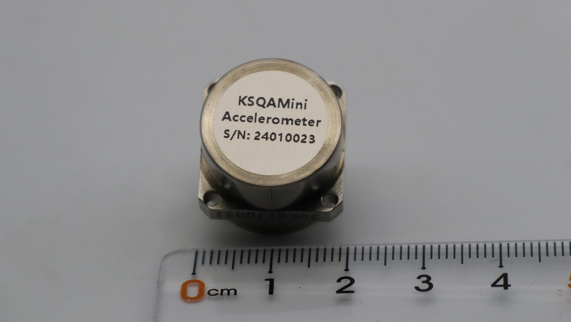 1000 g schokbestendige versnellingsmeter 2,3 ~ 3,5 mA/g schaalfactor -55°C+130°C Bergingstemperatuur.