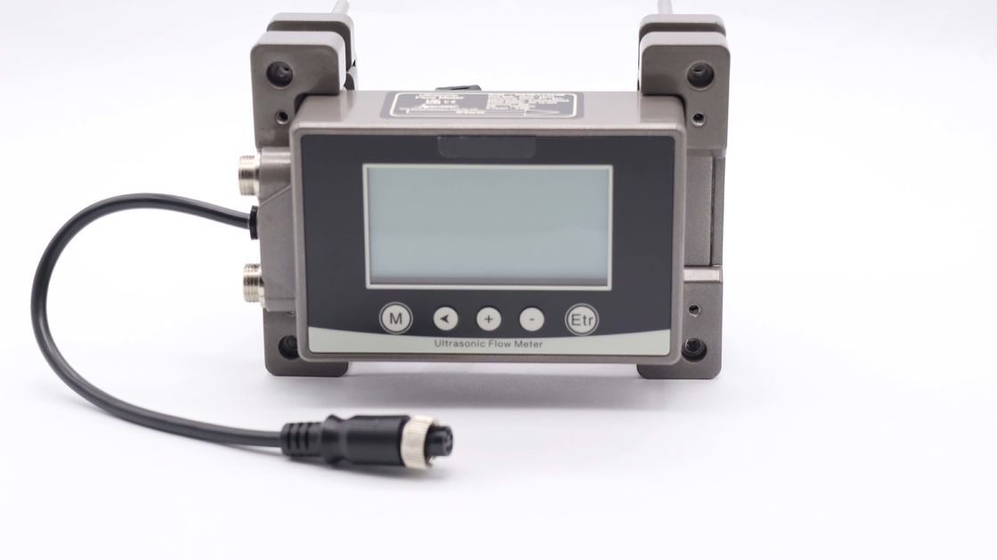 Modbus RS485 Communicatie Ultrasone Stroommeter met Clamp-On-ontwerp en 256*128 achtergrondverlicht LCD