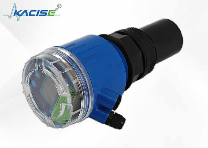 KUM-100 Ultrasone niveaumeter met draadloze communicatie 4G/LoRa, DC12-28V stroomvoorziening en ±0,5% F.S nauwkeurigheid