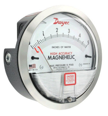Industriële drukmeter van de Dwyer-serie 2000 met een nauwkeurigheid van ± 2%, IP67-classificatie van de behuizing en 4