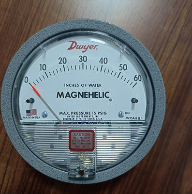 Dwyer-serie 2000 Magnehelicale differentialdrukmeter met 0-60 in w.c. bereik ±2% nauwkeurigheid en 1/8 NPT-verbinding