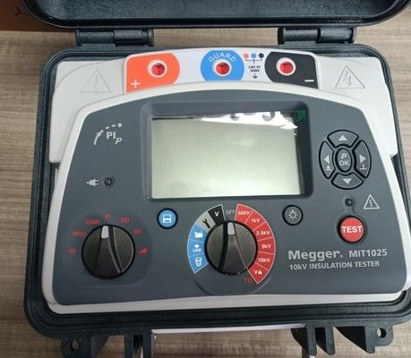 Megger MIT1025-UK isolatietester met uitgang, 20 Teraohms weerstand, 10kV Multi-Range testspanning