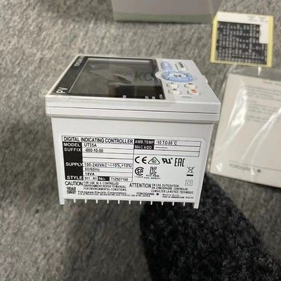 UT35A Digitale temperatuurcontroller met 14-segment kleuren-LCD, laddersequentiebeheer en Ethernet-communicatie