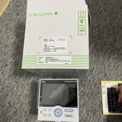 UT35A Digitale temperatuurcontroller met 14-segment kleuren-LCD, laddersequentiebeheer en Ethernet-communicatie