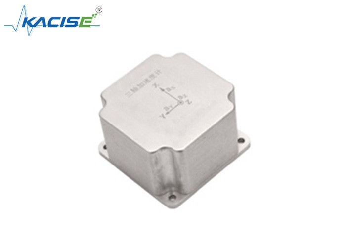 Triaxiale versnellingssensor met RS422-uitgangsbereik van ±10 g en groot temperatuurbereik voor automobieltoepassingen