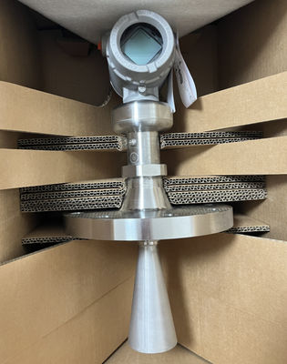 Rosemount 5408 niveauszender met een nauwkeurigheid van ± 0,08, 4-20mA/HART stroomvoorziening en SIS-conformiteit voor industriële toepassingen