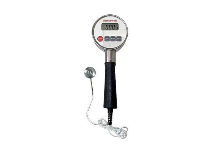 Honeywell Model LC digitale krachtindicator met roestvrijstalen membraan met een bereik van 50.000 lb en piekregistratiefunctie