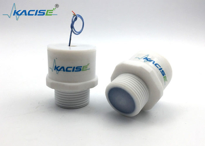 Ultrasone niveausensor van PTFE, geschikt voor levensmiddelen, met chemische bestendigheid en IP67-bescherming voor vloeistofniveaumeting