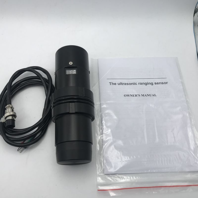 Zeer nauwkeurige ultrasone sensor voor contactloze afstandsmeting met M56*2-installatie