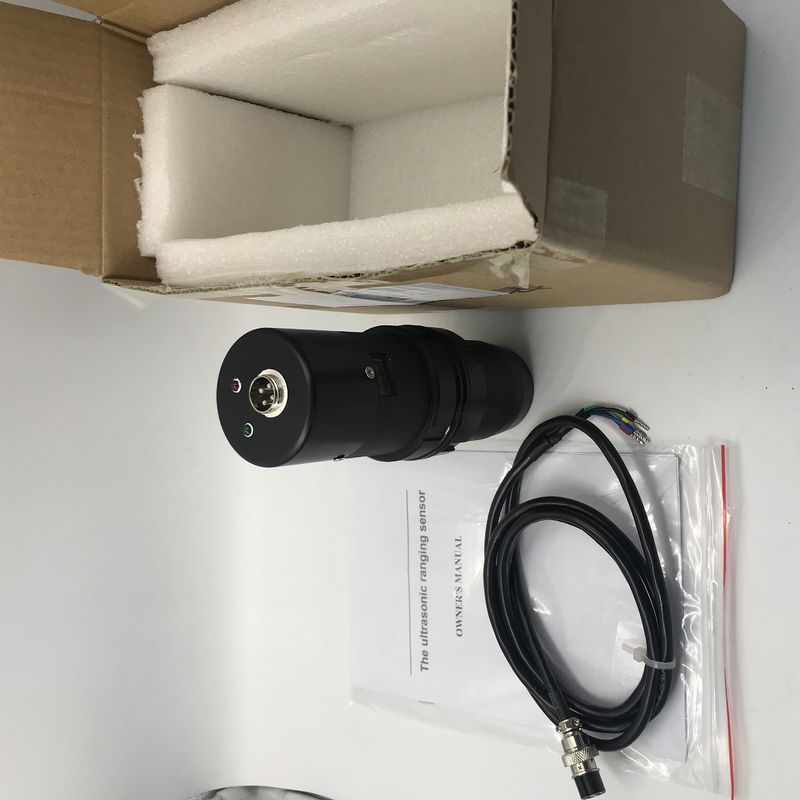 Hoogresolutie, contactloze ultrasoonafstandssensor met IP65-bescherming voor nauwkeurige niveaudetectie
